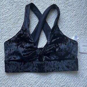 Fabletics Oasis Crushed Velour Twist Sports Bra, Black size S